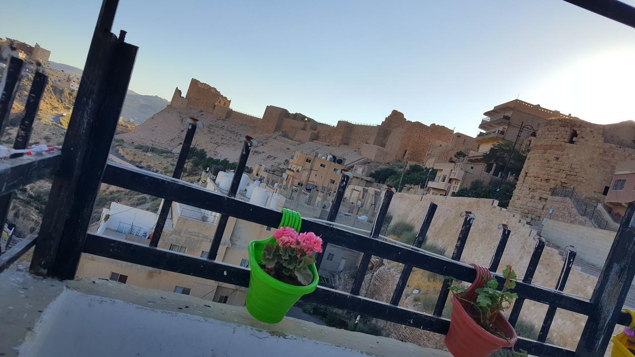 Karak House Hotel ภายนอก รูปภาพ